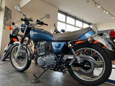 Yamaha SR400 2019