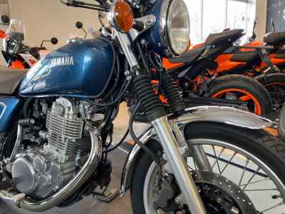 Yamaha SR400 2019