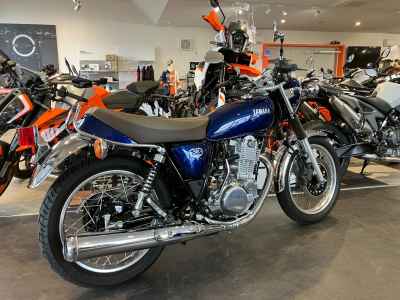 Yamaha SR400 2021
