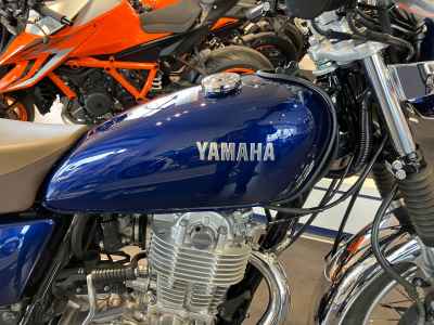 Yamaha SR400 2021