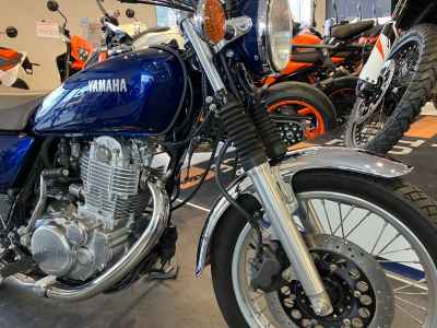 Yamaha SR400 2021