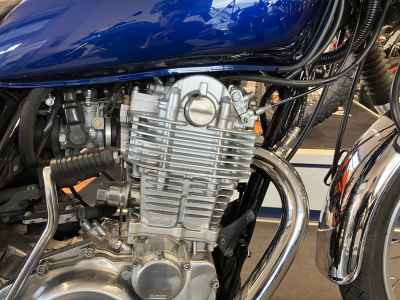 Yamaha SR400 2021