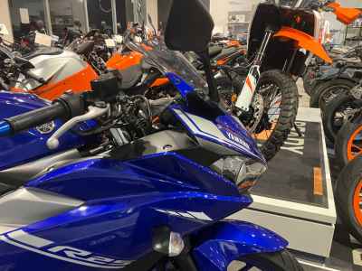Yamaha YZF-R25 2017