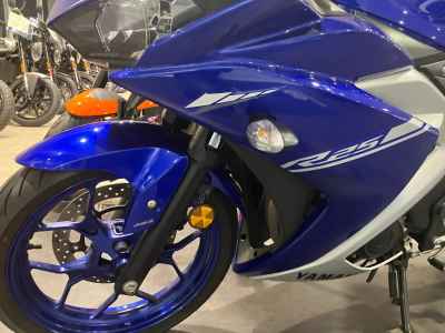 Yamaha YZF-R25 2017