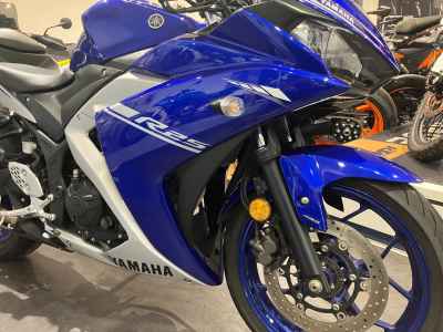 Yamaha YZF-R25 2017
