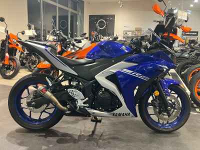 Yamaha YZF-R25 2017
