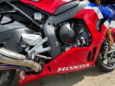Honda CBR1000RR-R FB SP 2024
