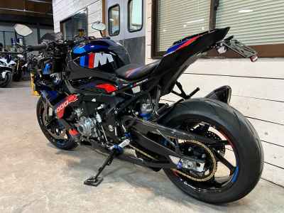 BMW M1000R 2023