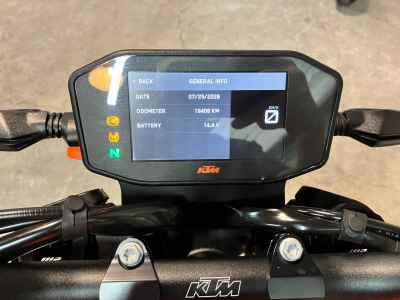 KTM 890 Duke 2023