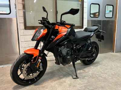 KTM 890 Duke 2023