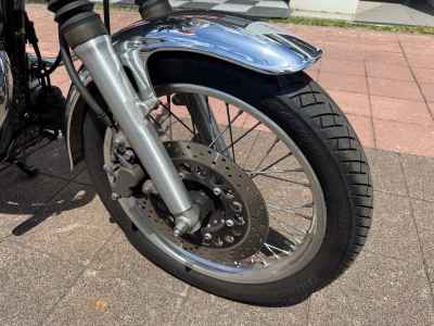 Yamaha SR400 2021