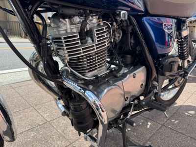 Yamaha SR400 2021
