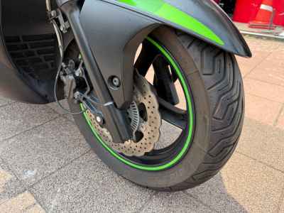 Kawasaki J300 2015
