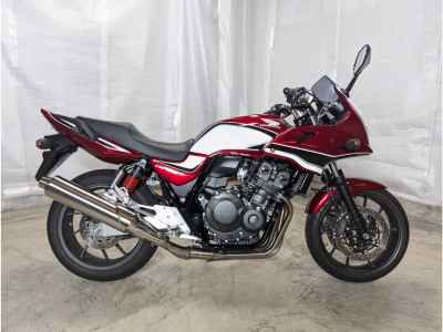 Honda CB400 Super Boldor 2022