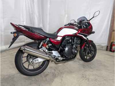 Honda CB400 Super Boldor 2022