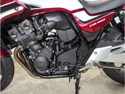 Honda CB400 Super Boldor 2022
