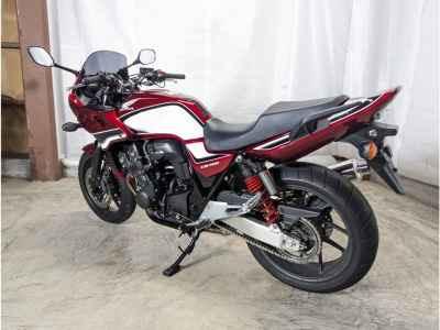 Honda CB400 Super Boldor 2022