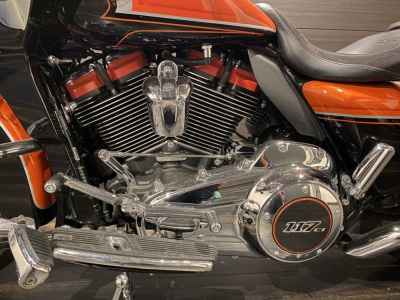 Harley-Davidson Road Glide FLTRXSE1923 CVO 2022