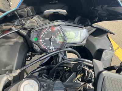 Yamaha YZF-R25 2015