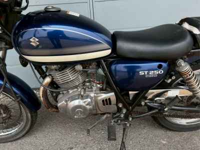 Suzuki ST250E