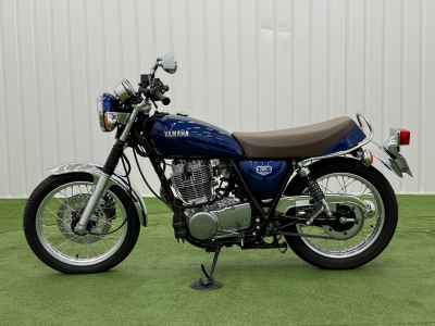 Yamaha SR400 2021