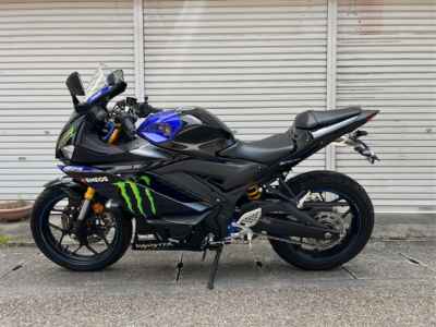 Yamaha YZF-R25MOTOGPED