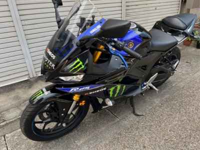 Yamaha YZF-R25MOTOGPED