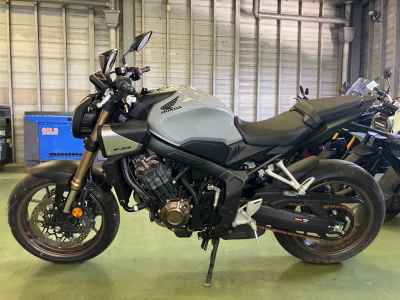 Honda CB650R E-Clutch 2024