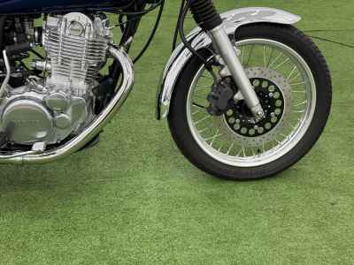 Yamaha SR400 2021