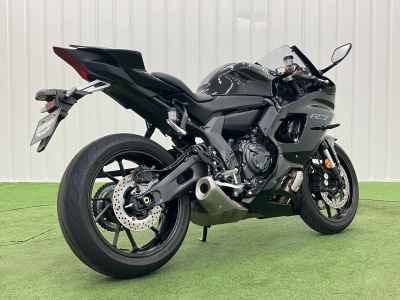 Yamaha YZF-R7 2025