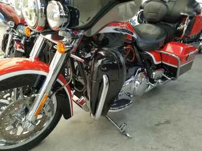 Harley-Davidson FLHTCUSE7 CVO 2012
