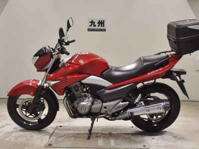 Suzuki GSR250