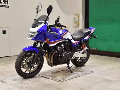 Honda CB400 Super Boldor 2022