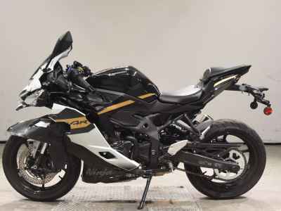 Kawasaki Ninja ZX-4R SE 2025