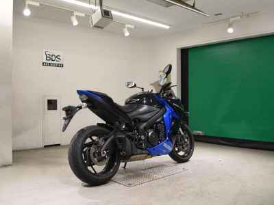 Suzuki GSX-S1000 2022