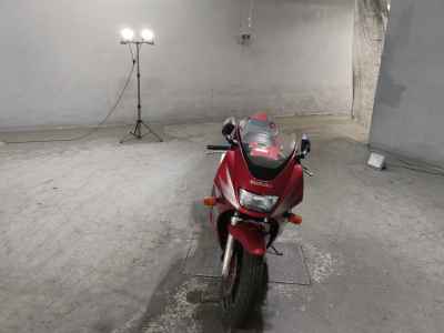 Suzuki RF400R