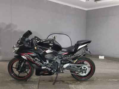 Kawasaki Ninja ZX-25R KRT Edition