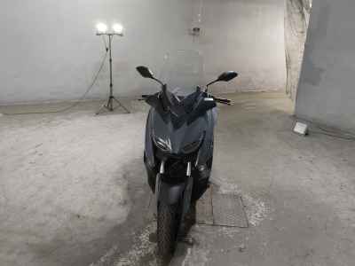 Yamaha XMAX 250