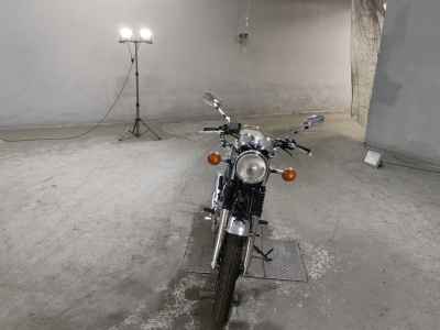 Yamaha SR400 2024
