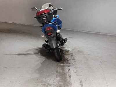 Suzuki GSR250S