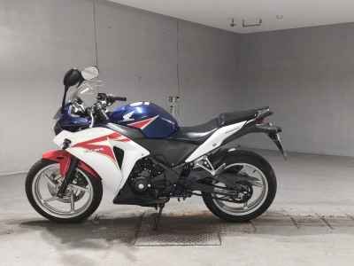 Honda CBR250R 2011