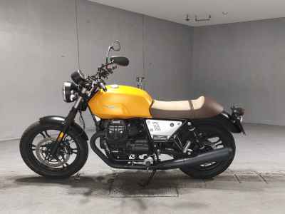 Moto Guzzi V7 2018