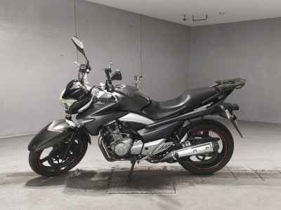 Suzuki GSR250