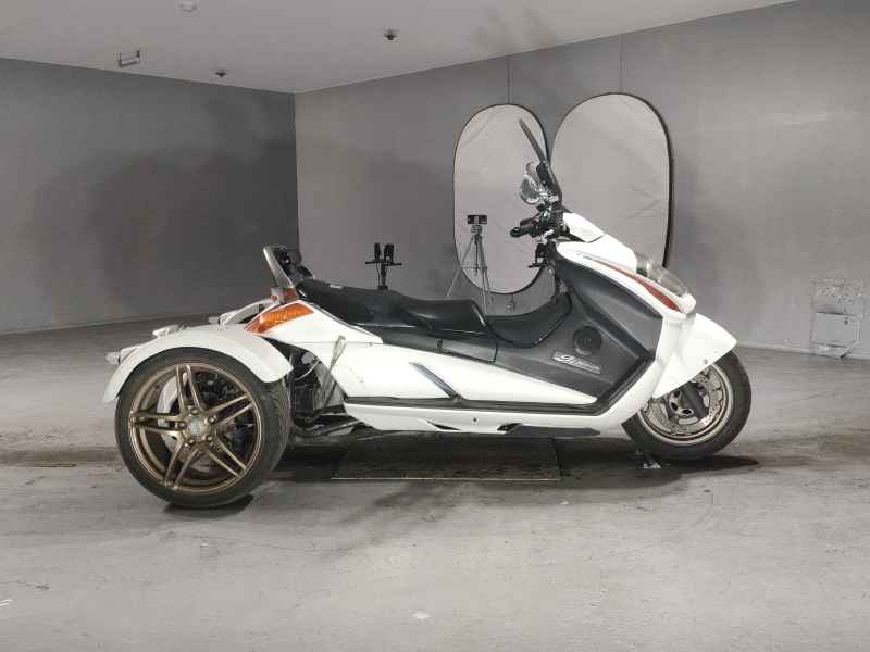 Suzuki Gemma 250