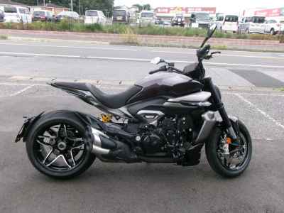 Ducati Diavel V4 2026