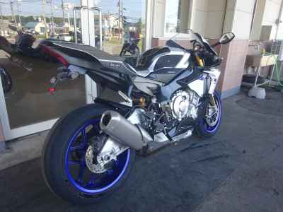 Yamaha YZF-R1M 2017