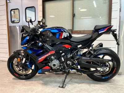 BMW M1000R 2024