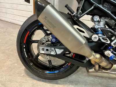 BMW M1000R 2024
