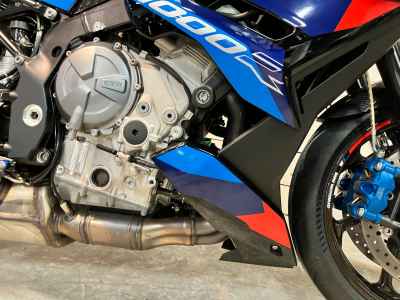 BMW M1000R 2024