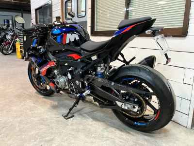 BMW M1000R 2024